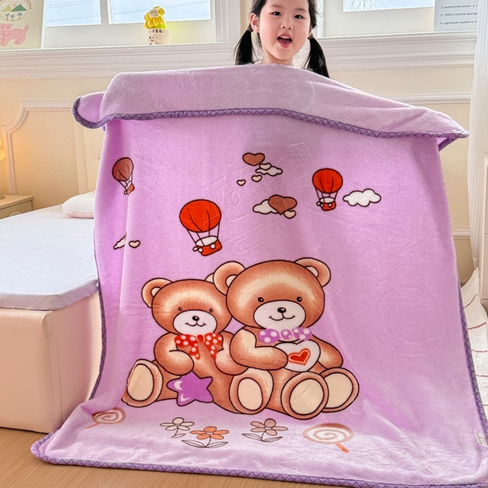 91家纺网 家纺一手货源 找家纺 爱彼家纺 2025新款拉舍尔单层云绒保暖柔软童毯盖毯毯子-系列三 单层云绒童毯-快乐小熊-紫