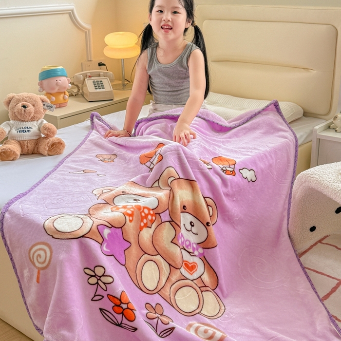 爱彼家纺 2025新款拉舍尔单层云绒保暖柔软童毯盖毯毯子-系列三 单层云绒童毯-快乐小熊-紫