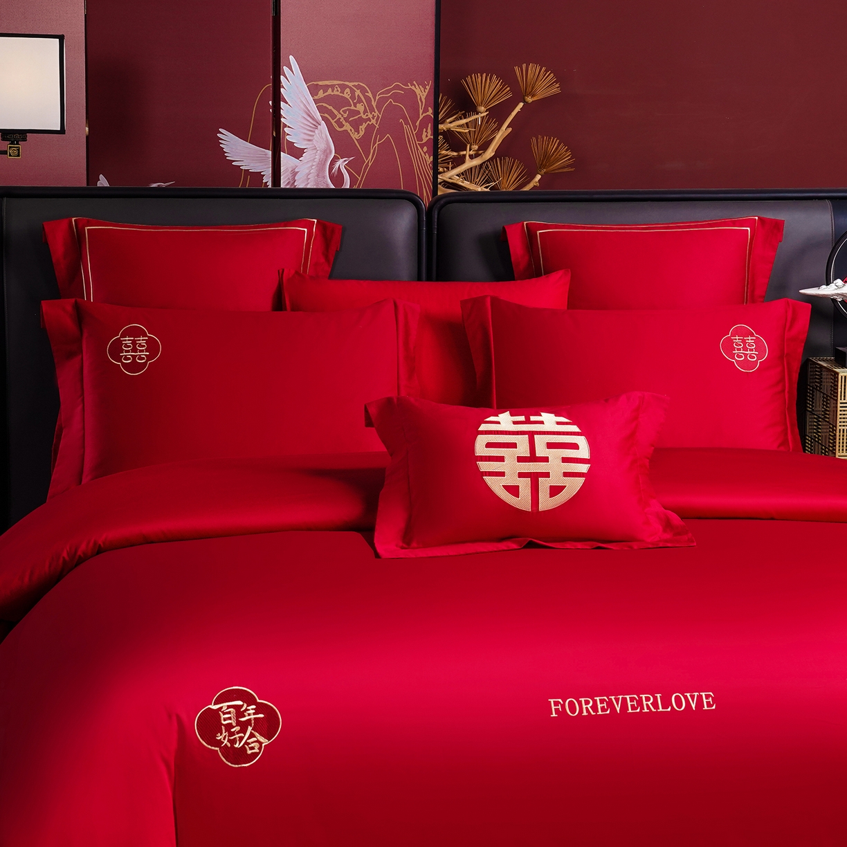 91家纺网 家纺一手货源 找家纺 置顶家纺 2025新款新中式婚庆亲肤棉绣花四件套 好运纳福-大红