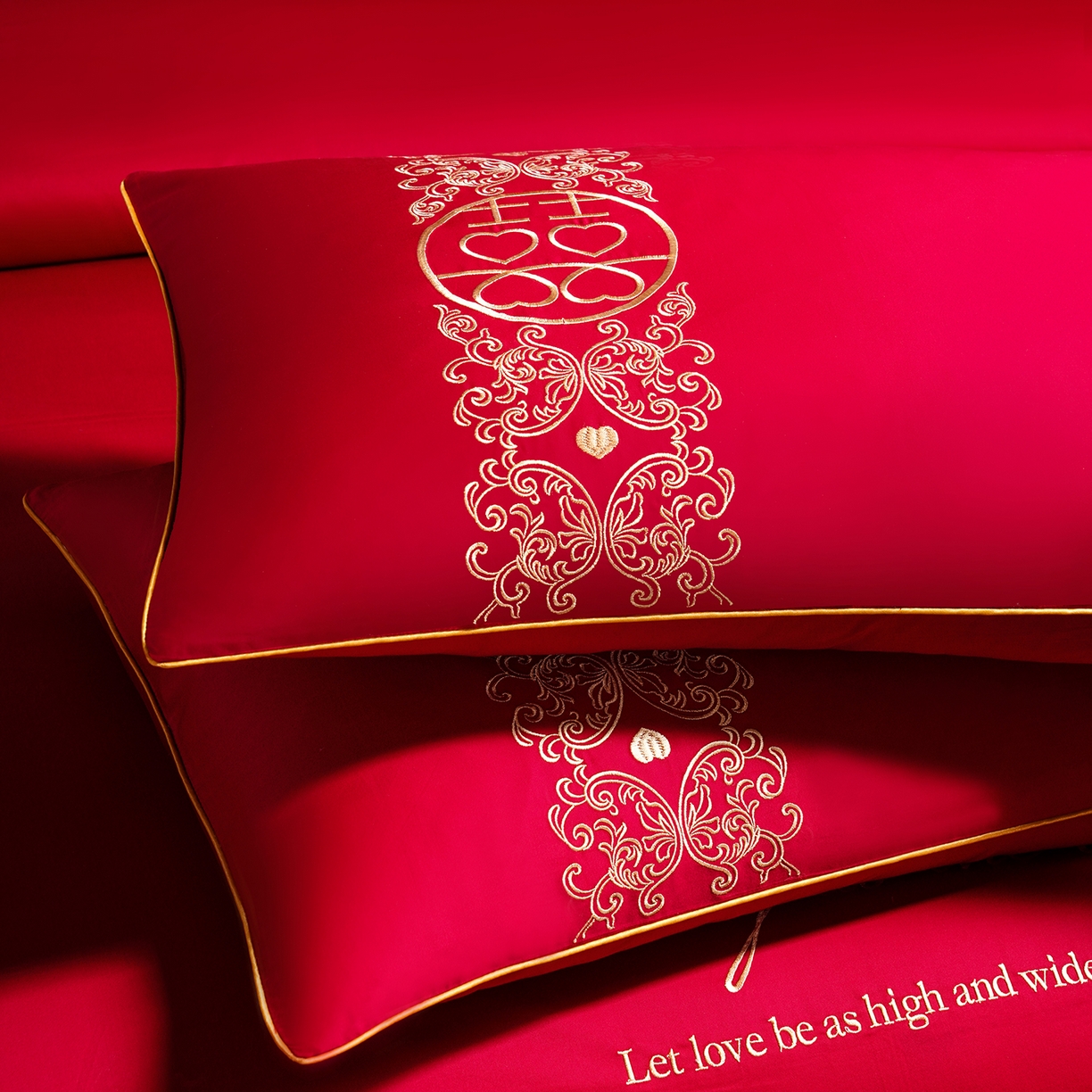 91家纺网 家纺一手货源 找家纺 置顶家纺 2025新款新中式婚庆亲肤棉绣花四件套 欢喜余生-大红