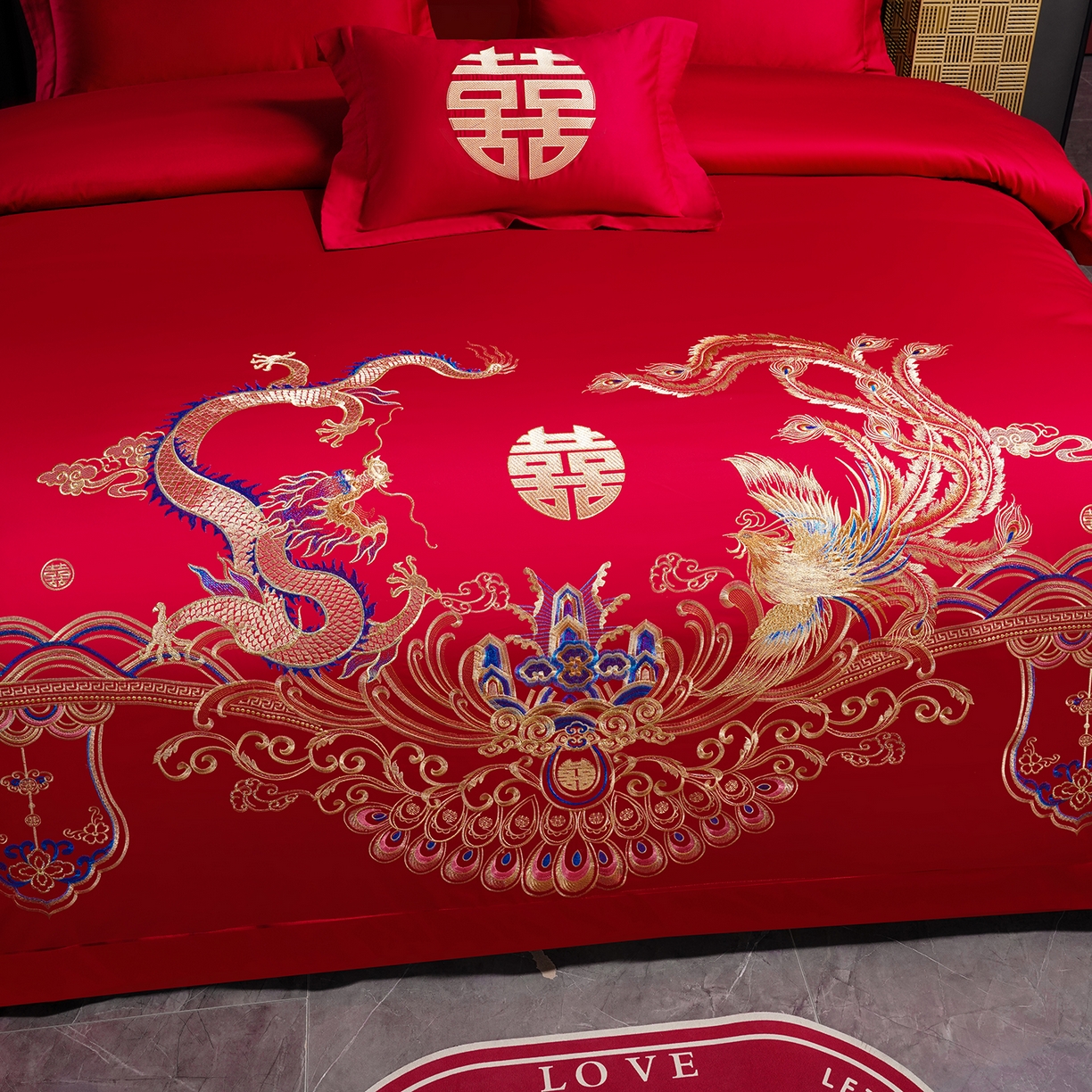 91家纺网 家纺一手货源 找家纺 置顶家纺 2025新款新中式婚庆亲肤棉绣花四件套 欢喜龙凤-大红