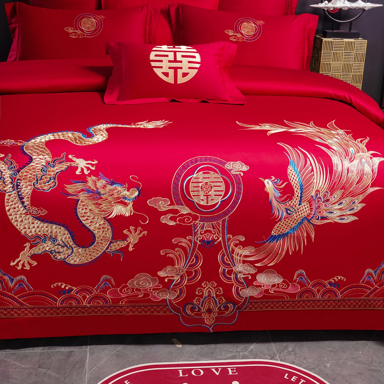 91家纺网 家纺一手货源 找家纺 置顶家纺 2025新款新中式婚庆亲肤棉绣花四件套 龙凤大喜-大红