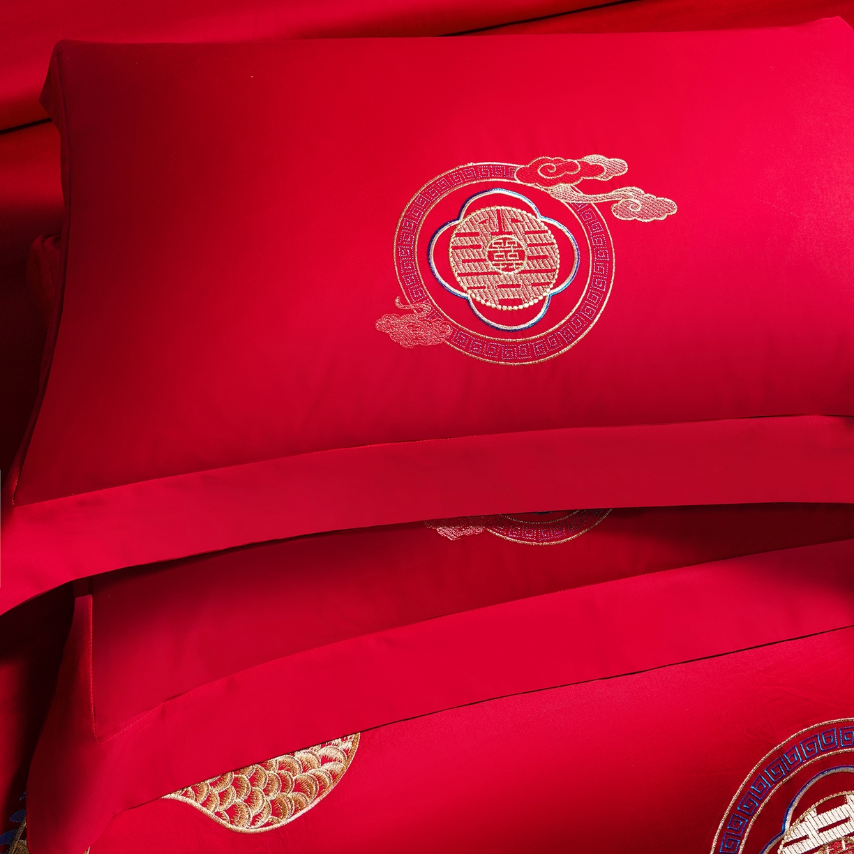 91家纺网 家纺一手货源 找家纺 置顶家纺 2025新款新中式婚庆亲肤棉绣花四件套 龙凤大喜-大红