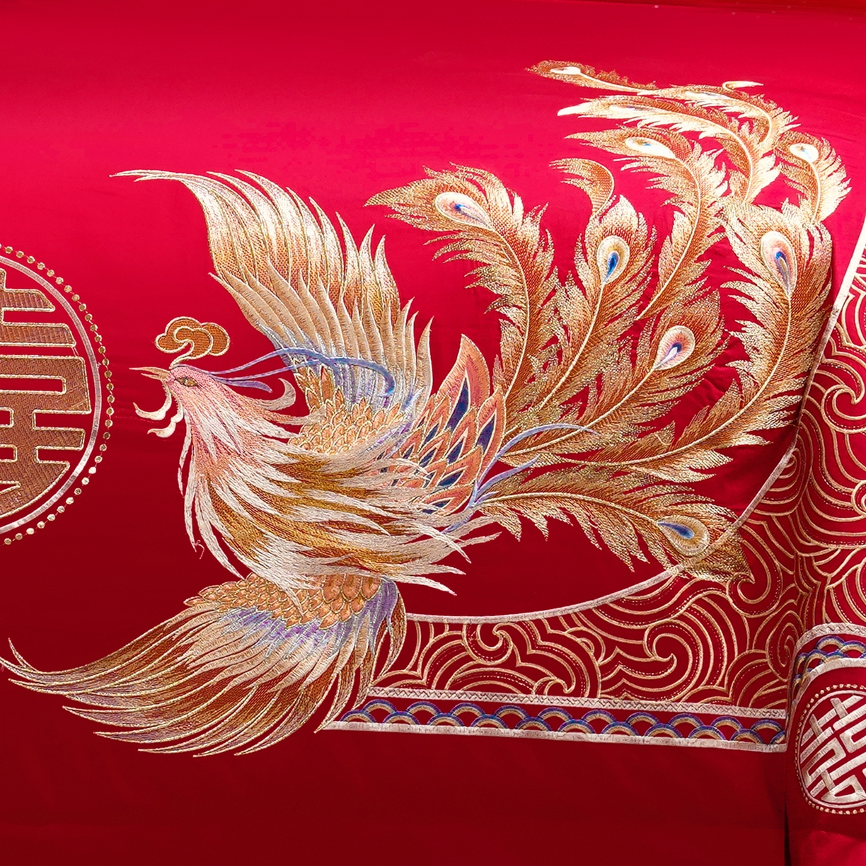 91家纺网 家纺一手货源 找家纺 置顶家纺 2025新款新中式婚庆亲肤棉绣花四件套 龙凤祥瑞-金大红