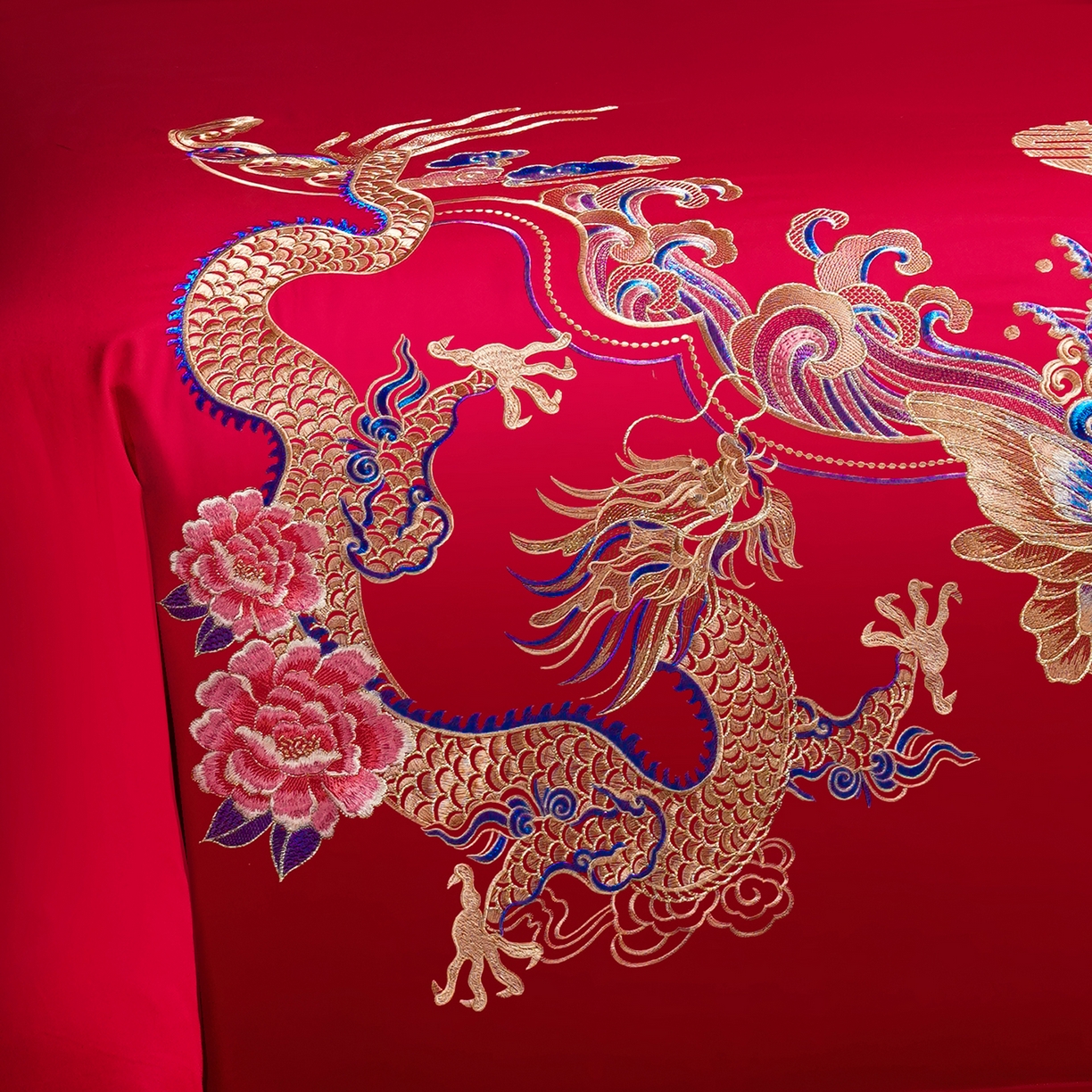 91家纺网 家纺一手货源 找家纺 置顶家纺 2025新款新中式婚庆亲肤棉绣花四件套 贺喜龙凤-大红