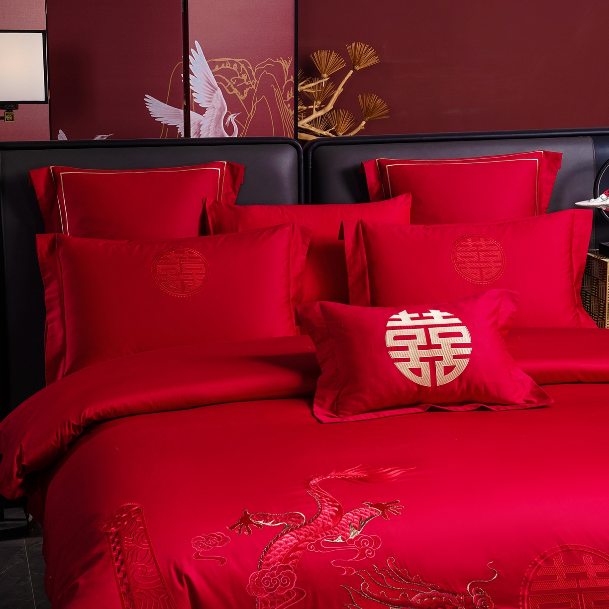 91家纺网 家纺一手货源 找家纺 置顶家纺 2025新款新中式婚庆亲肤棉绣花四件套 金龙瑞凤-大红