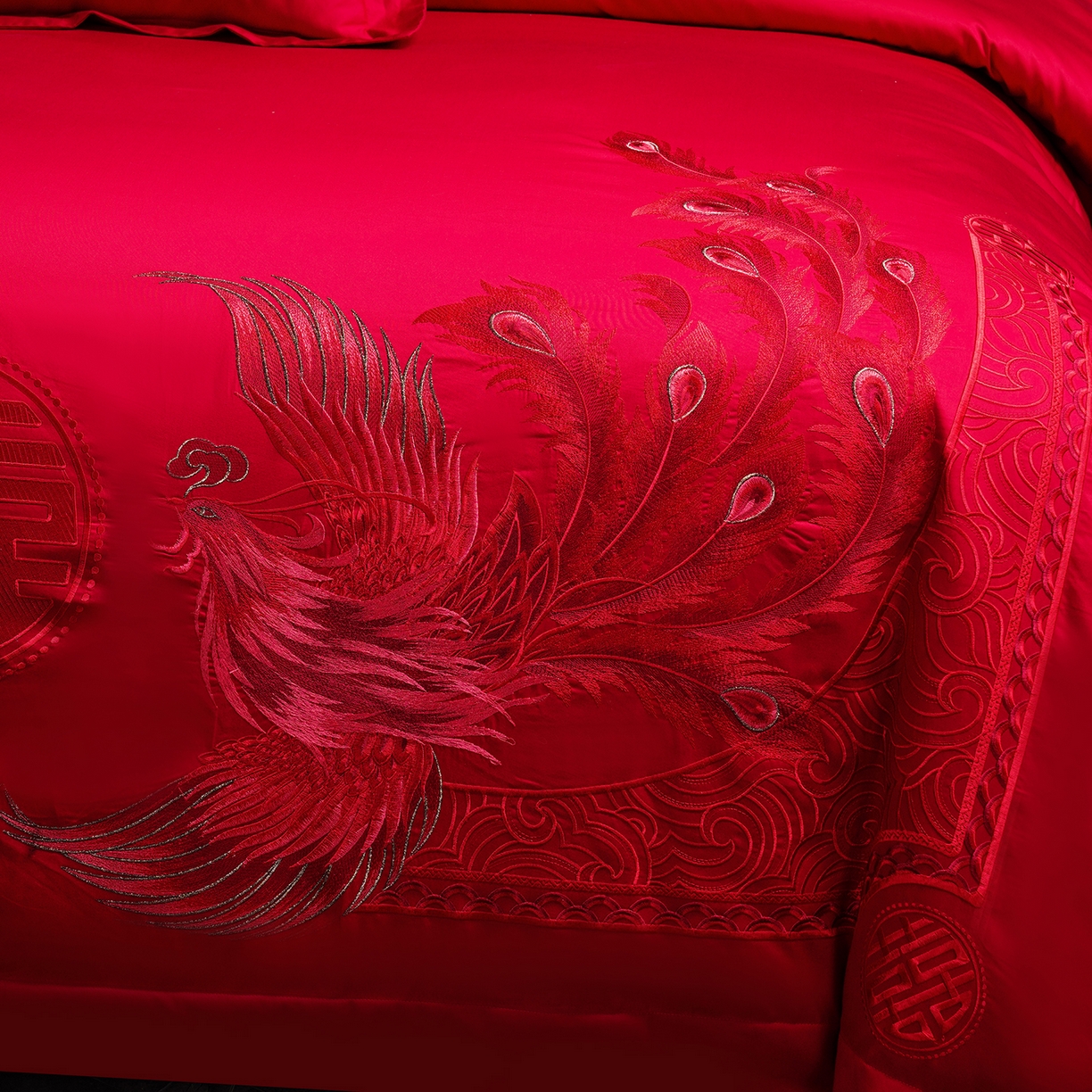 91家纺网 家纺一手货源 找家纺 置顶家纺 2025新款新中式婚庆亲肤棉绣花四件套 金龙瑞凤-大红