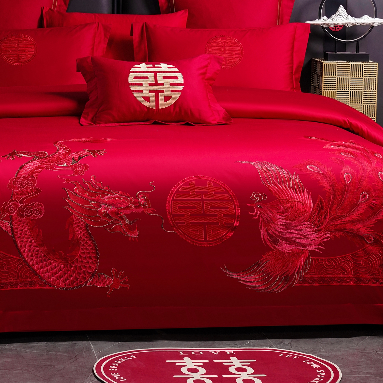 91家纺网 家纺一手货源 找家纺 置顶家纺 2025新款新中式婚庆亲肤棉绣花四件套 金龙瑞凤-大红