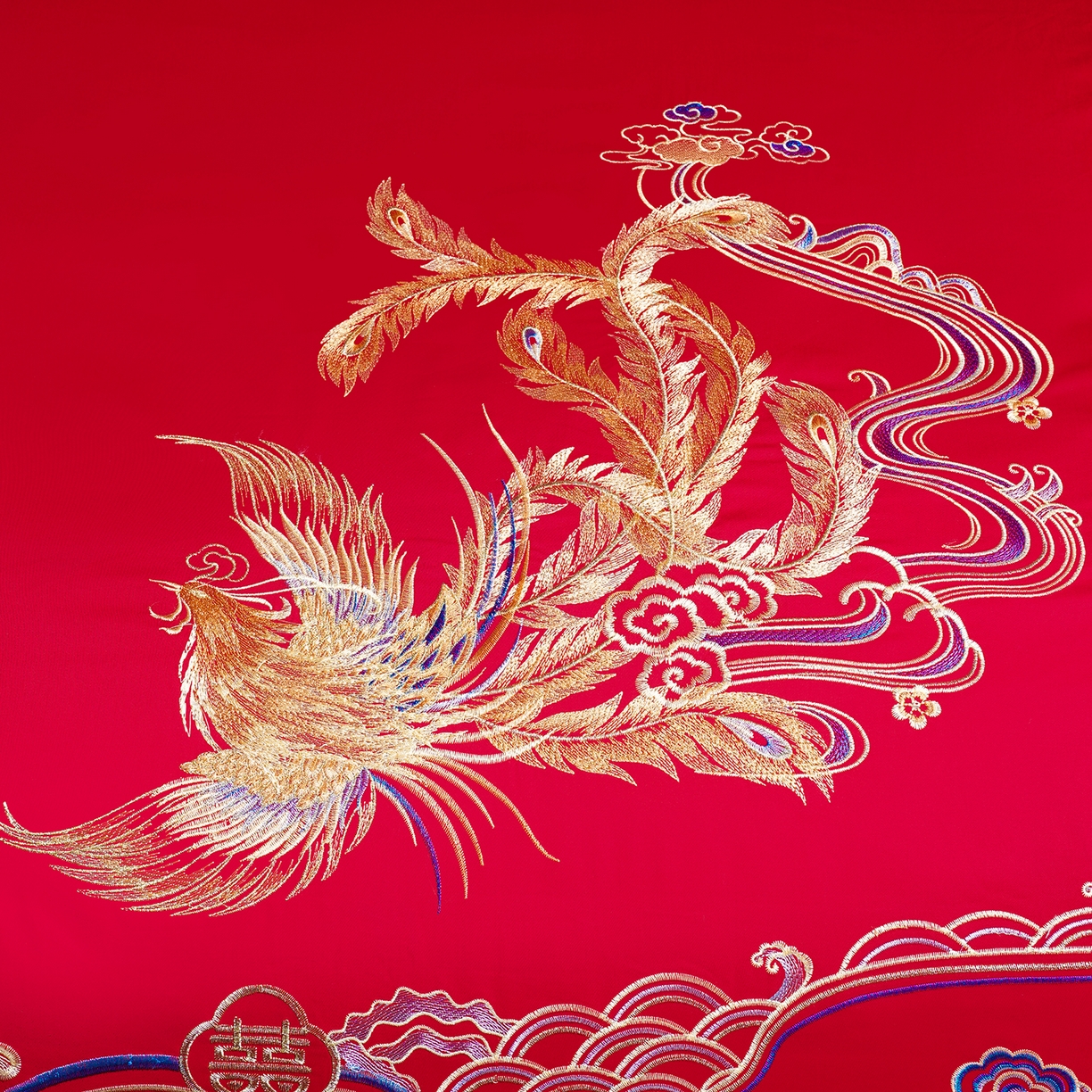 91家纺网 家纺一手货源 找家纺 置顶家纺 2025新款新中式婚庆亲肤棉绣花四件套 金龙瑞凤-金大红