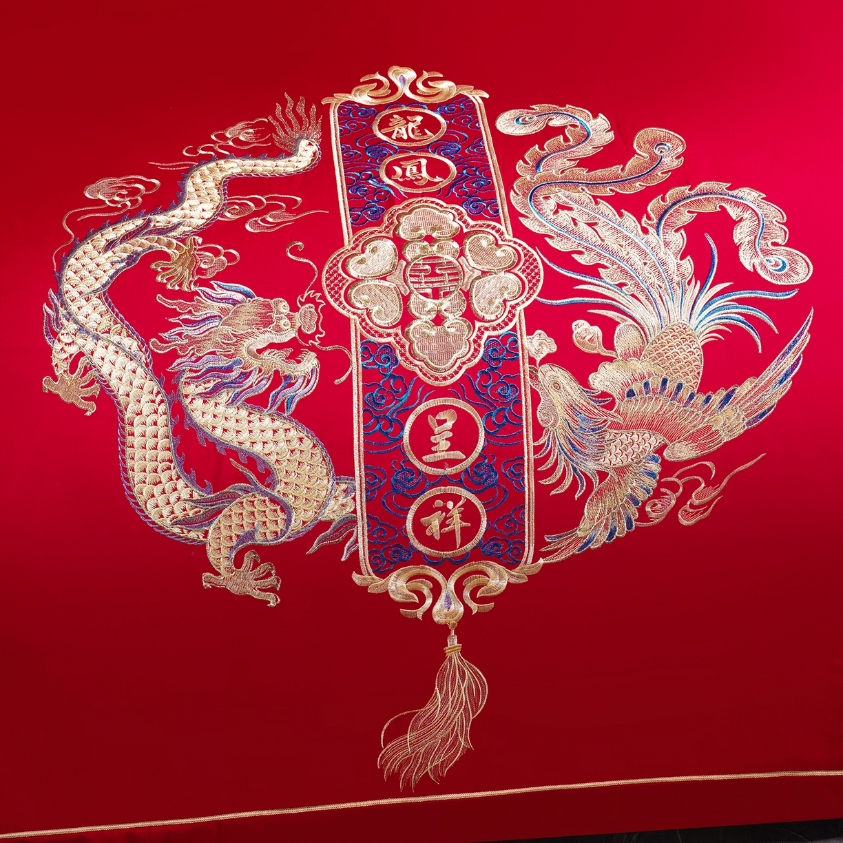 91家纺网 家纺一手货源 找家纺 置顶家纺 2025新款新中式婚庆亲肤棉绣花四件套 龙凤喜事-大红