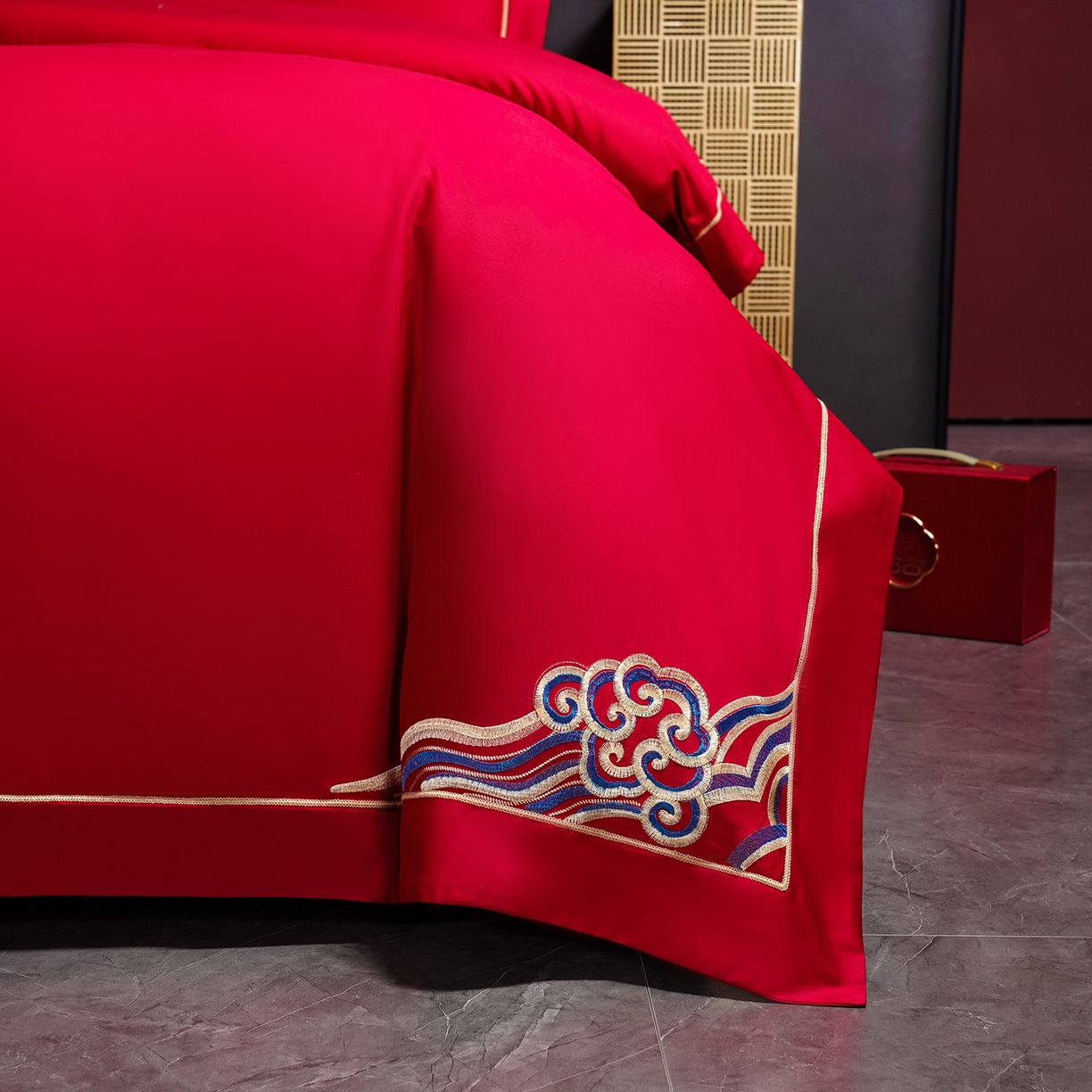 91家纺网 家纺一手货源 找家纺 置顶家纺 2025新款新中式婚庆亲肤棉绣花四件套 龙凤喜事-大红