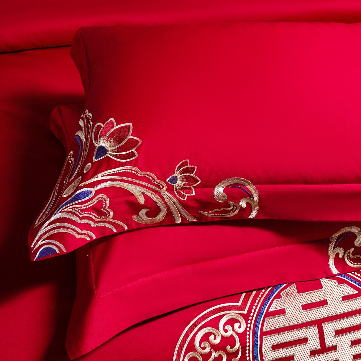 91家纺网 家纺一手货源 找家纺 置顶家纺 2025新款新中式婚庆亲肤棉绣花四件套 新婚富贵-大红