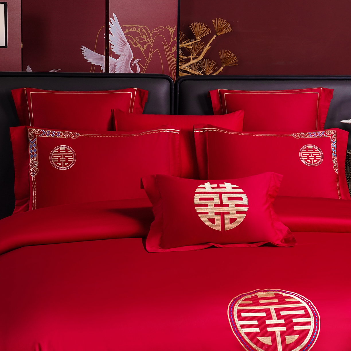 91家纺网 家纺一手货源 找家纺 置顶家纺 2025新款新中式婚庆亲肤棉绣花四件套 新婚喜乐-金大红