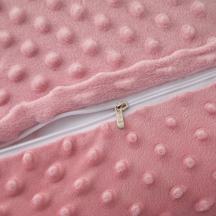 91家纺网 家纺一手货源 找家纺 仁宇枕业 2025新款新品儿童幼儿园学生儿童枕头羽丝绒全荞麦枕头枕芯 豆豆猫安抚枕-粉色