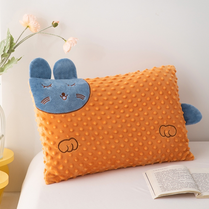 91家纺网 家纺一手货源 找家纺 仁宇枕业 2025新款新品儿童幼儿园学生儿童枕头羽丝绒全荞麦枕头枕芯 豆豆猫安抚枕-橙色