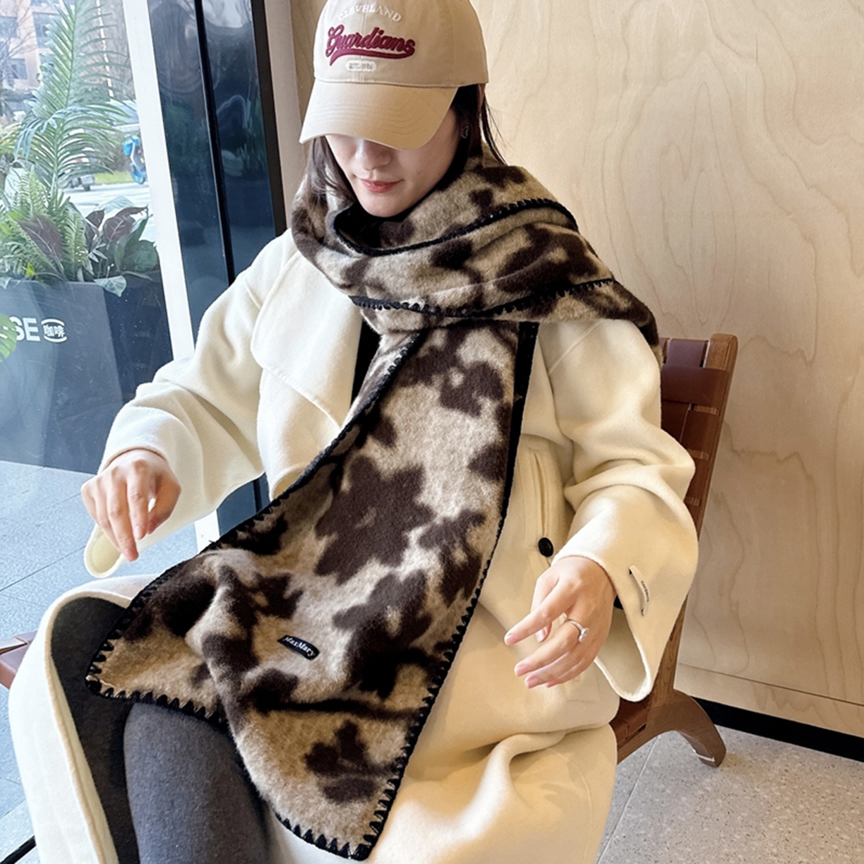 91家纺网 家纺一手货源 找家纺 【暖冬季CCNH】保暖羽零™多莉羊绒围巾