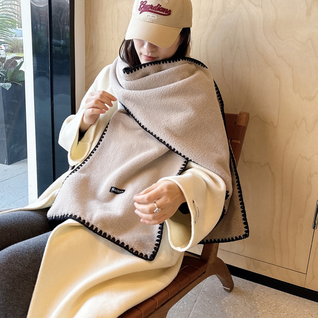 91家纺网 家纺一手货源 找家纺 【暖冬季CCNH】保暖羽零™多莉羊绒围巾