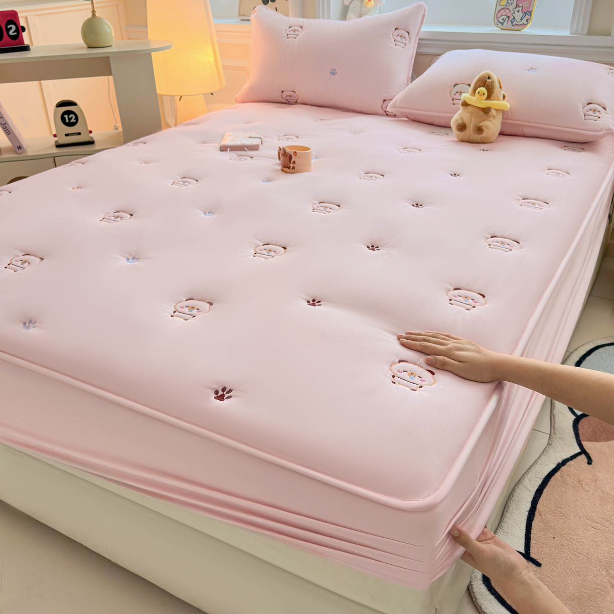 91家纺网 家纺一手货源 找家纺 （总）糯米猪家纺 2025新款A类卡皮巴拉全棉夹棉床笠