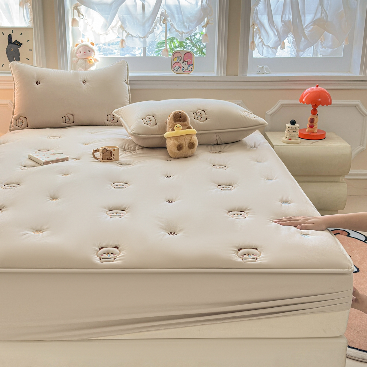 91家纺网 家纺一手货源 找家纺 糯米猪家纺 2025新款A类卡皮巴拉全棉夹棉床笠 卡皮巴拉-卡其