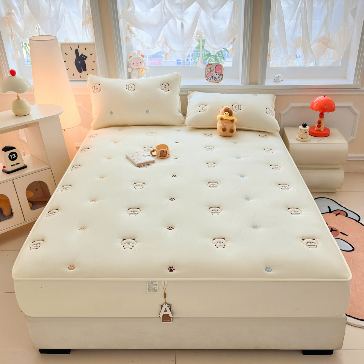 91家纺网 家纺一手货源 找家纺 糯米猪家纺 2025新款A类卡皮巴拉全棉夹棉床笠 卡皮巴拉-米色