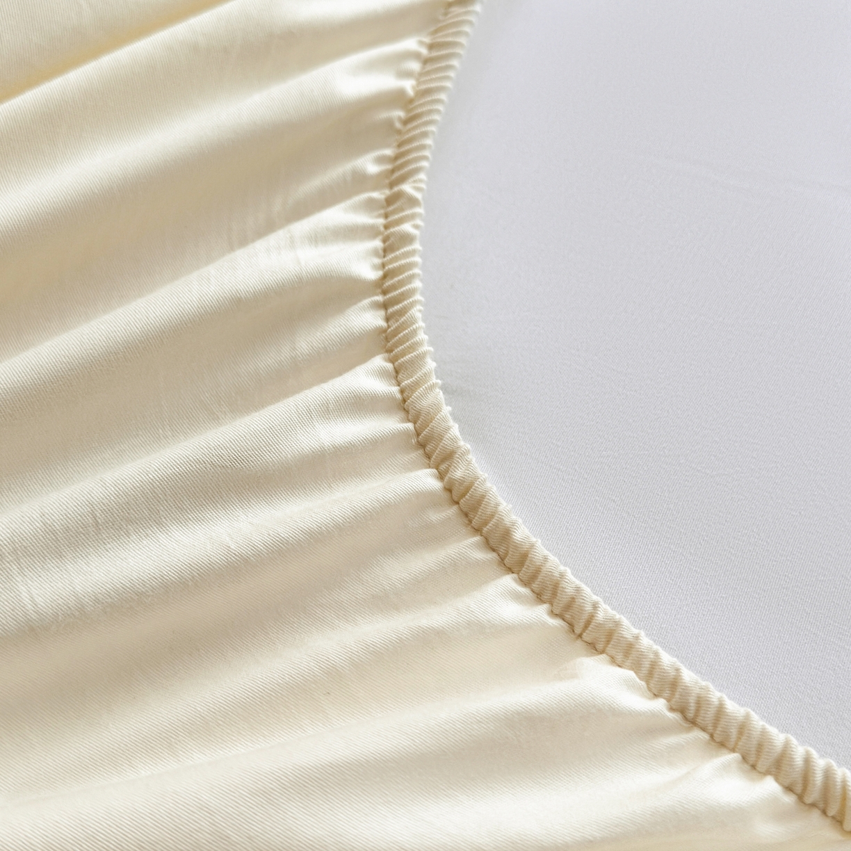 91家纺网 家纺一手货源 找家纺 糯米猪家纺 2025新款A类卡皮巴拉全棉夹棉床笠 卡皮巴拉-米色