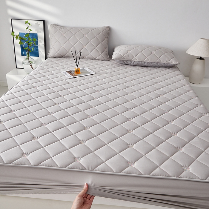 91家纺网 家纺一手货源 找家纺 红淳家纺 2025新款全棉刺绣蝴蝶款防水床笠单品床笠床笠单件 刺绣蝴蝶款-浅灰