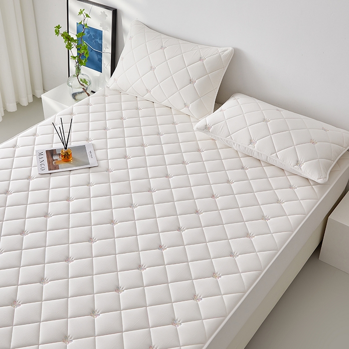 91家纺网 家纺一手货源 找家纺 红淳家纺 2025新款全棉刺绣蝴蝶款防水床笠单品床笠床笠单件 刺绣蝴蝶款-奶白