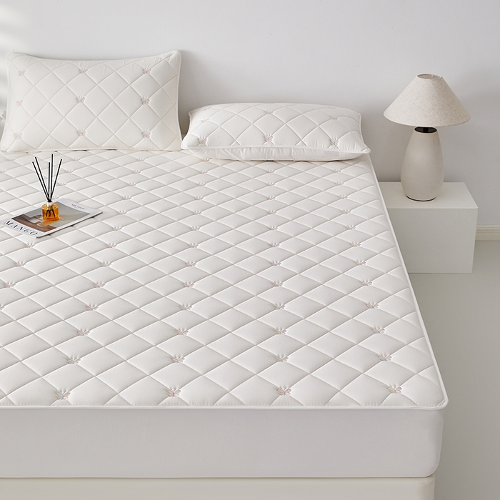 91家纺网 家纺一手货源 找家纺 红淳家纺 2025新款全棉刺绣蝴蝶款防水床笠单品床笠床笠单件 刺绣蝴蝶款-奶白