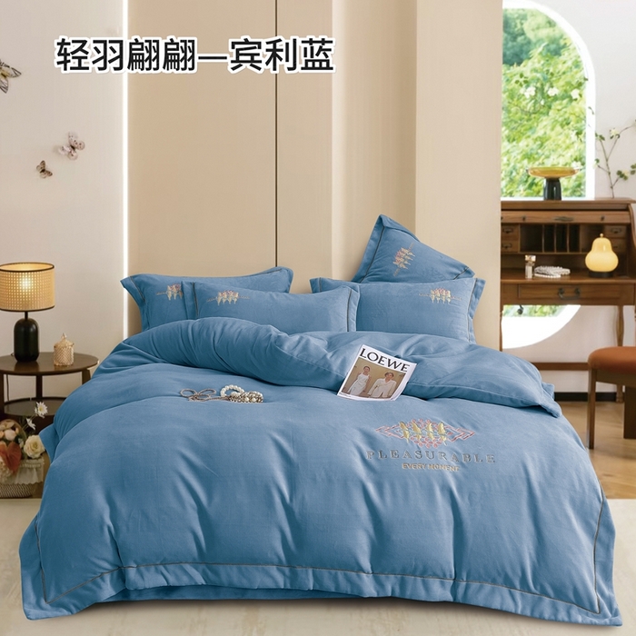 91家纺网 家纺一手货源 找家纺 （总）绒博士 2025新款220克牛奶绒刺绣宽边款四件套--轻羽翩翩系列