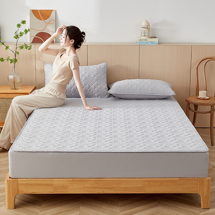 91家纺网 家纺一手货源 找家纺 红淳家纺 2025新款山茶花款防水夹棉床笠单品床笠床笠单件 山茶花-浅灰