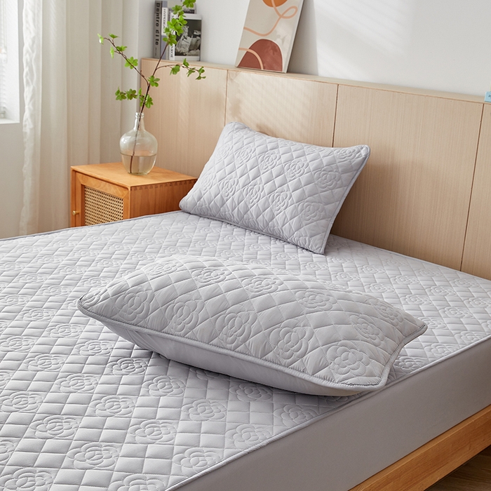 91家纺网 家纺一手货源 找家纺 红淳家纺 2025新款山茶花款防水夹棉床笠单品床笠床笠单件 山茶花-浅灰