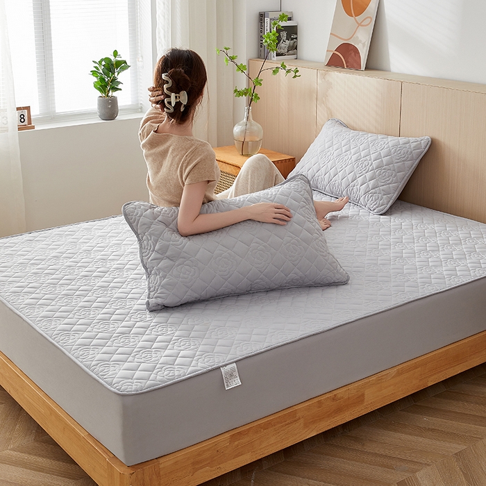 91家纺网 家纺一手货源 找家纺 红淳家纺 2025新款山茶花款防水夹棉床笠单品床笠床笠单件 山茶花-浅灰