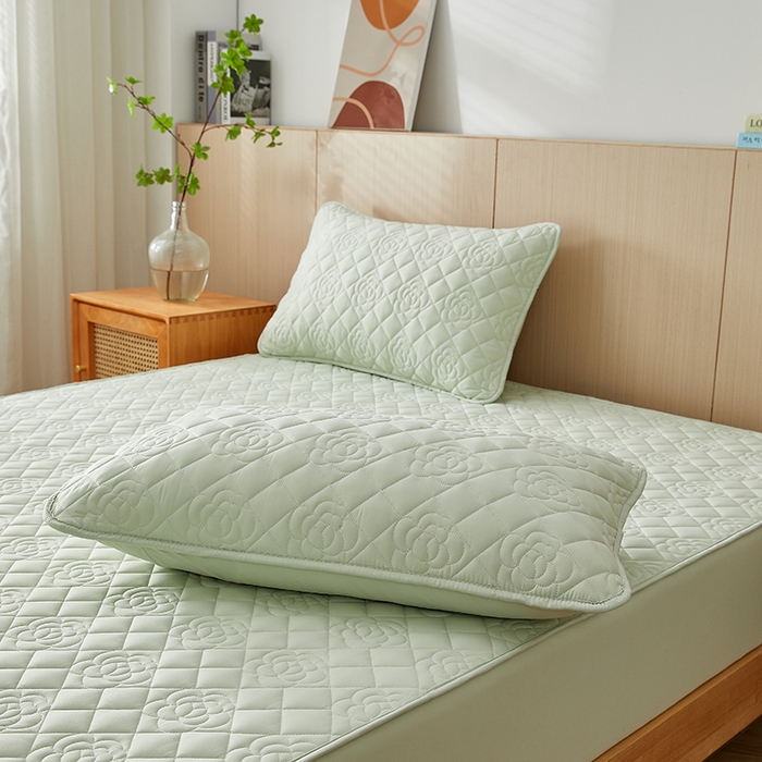 91家纺网 家纺一手货源 找家纺 红淳家纺 2025新款山茶花款防水夹棉床笠单品床笠床笠单件 山茶花-水绿