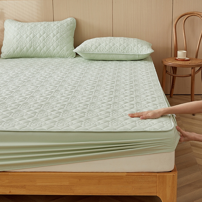 91家纺网 家纺一手货源 找家纺 红淳家纺 2025新款山茶花款防水夹棉床笠单品床笠床笠单件 山茶花-水绿