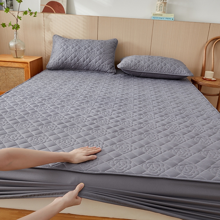 91家纺网 家纺一手货源 找家纺 红淳家纺 2025新款山茶花款防水夹棉床笠单品床笠床笠单件 山茶花-深灰