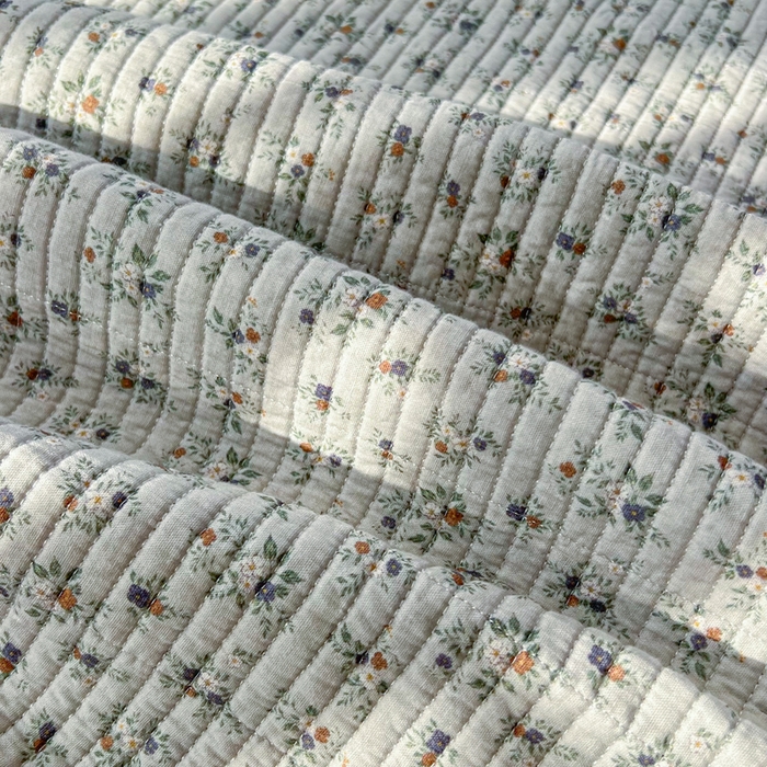 91家纺网 家纺一手货源 找家纺 床盖工厂店 2025新款全棉纯棉纱布加宝宝绒填充棉花床盖三件套 杜桑花园-灰