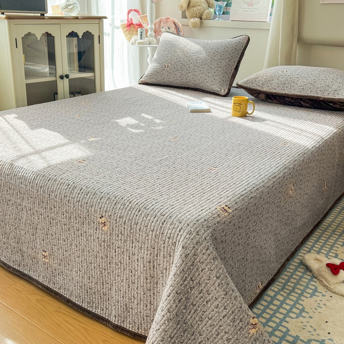 91家纺网 家纺一手货源 找家纺 床盖工厂店 2025新款全棉纯棉纱布加宝宝绒填充棉花床盖三件套 森系犬-灰