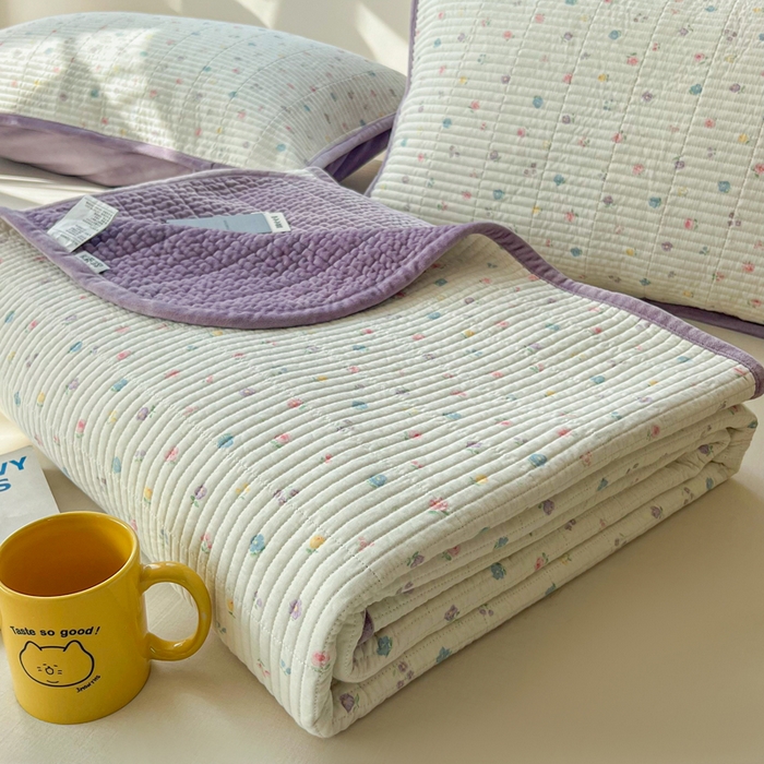 91家纺网 家纺一手货源 找家纺 床盖工厂店 2025新款全棉纯棉纱布加宝宝绒填充棉花床盖三件套 小苍兰