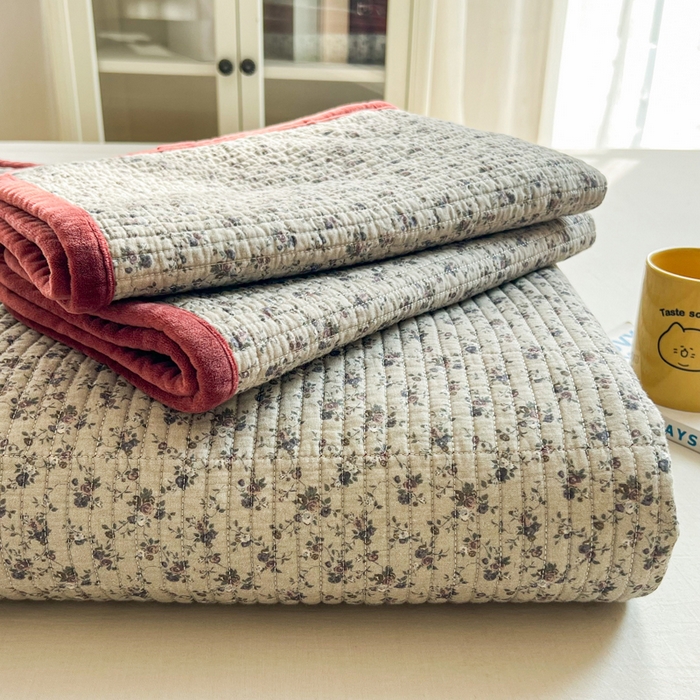 床盖工厂店 2025新款全棉纯棉纱布加宝宝绒填充棉花床盖三件套 悠野-咖