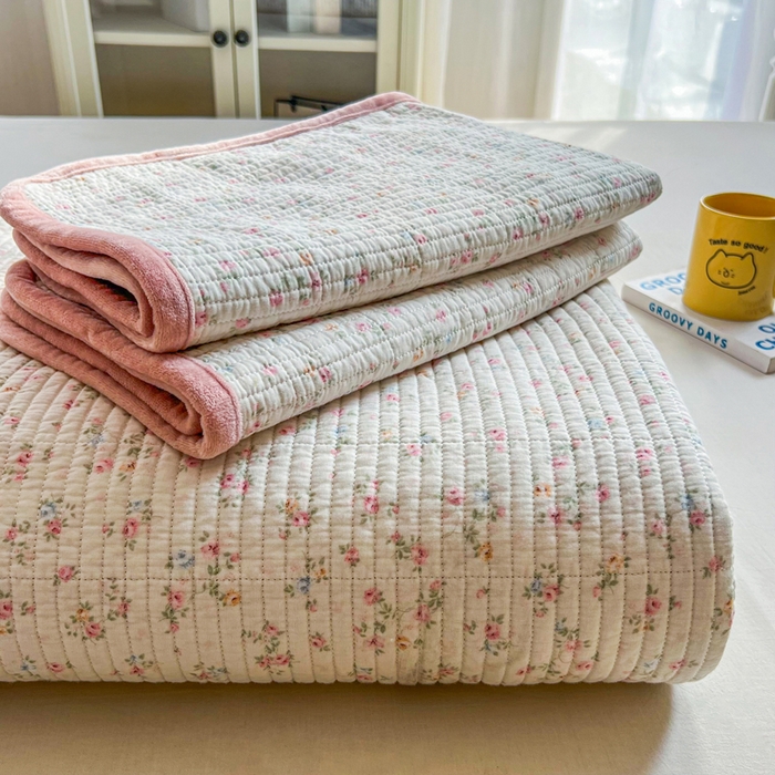 床盖工厂店 2025新款全棉纯棉纱布加宝宝绒填充棉花床盖三件套 浅夏-米