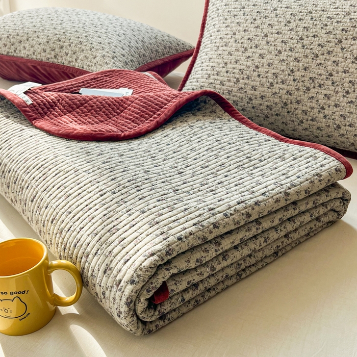 91家纺网 家纺一手货源 找家纺 床盖工厂店 2025新款全棉纯棉纱布加宝宝绒填充棉花床盖三件套 悠野-咖