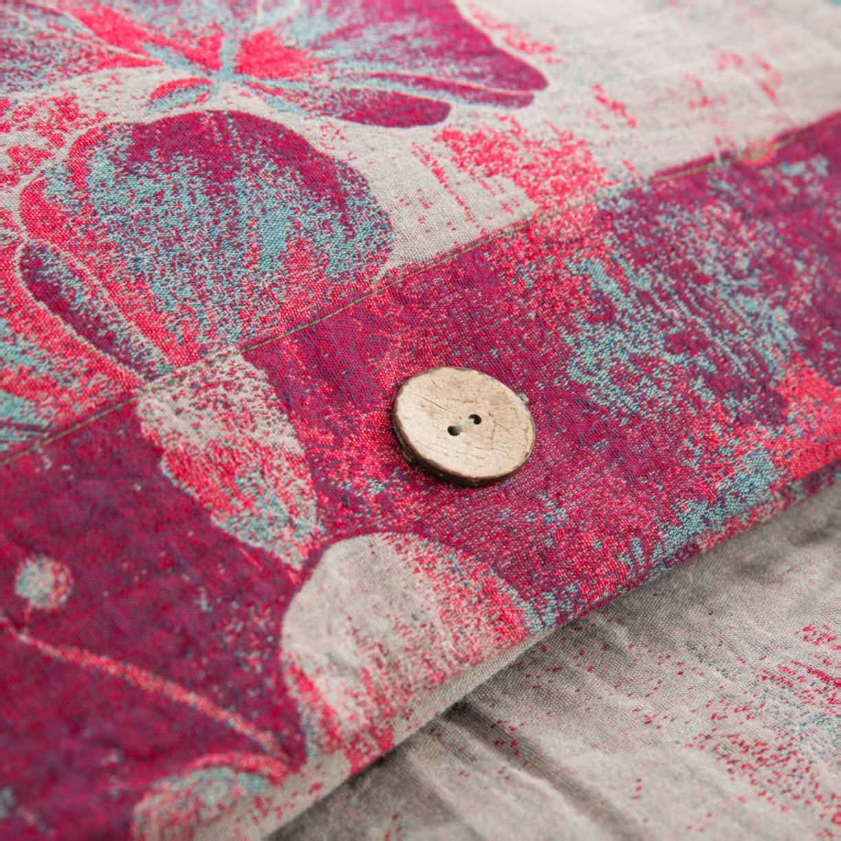 91家纺网 家纺一手货源 找家纺 双层纱家居 2025新款纯棉双层纱纽扣款四件套 流金岁月粉灰