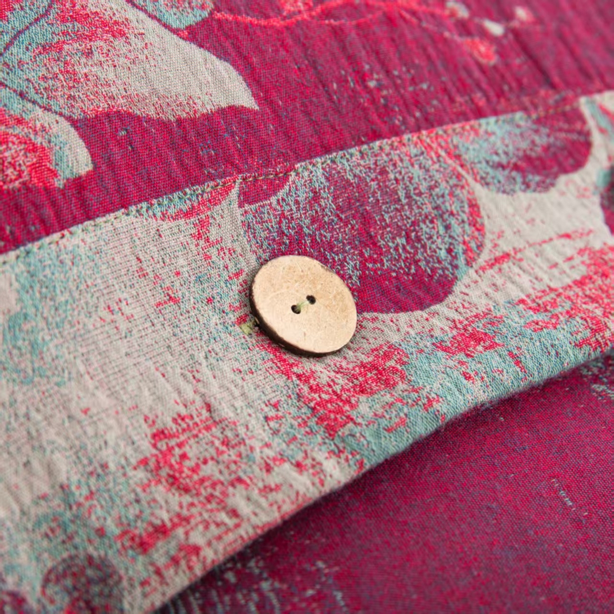 91家纺网 家纺一手货源 找家纺 双层纱家居 2025新款纯棉双层纱纽扣款四件套 流金岁月紫