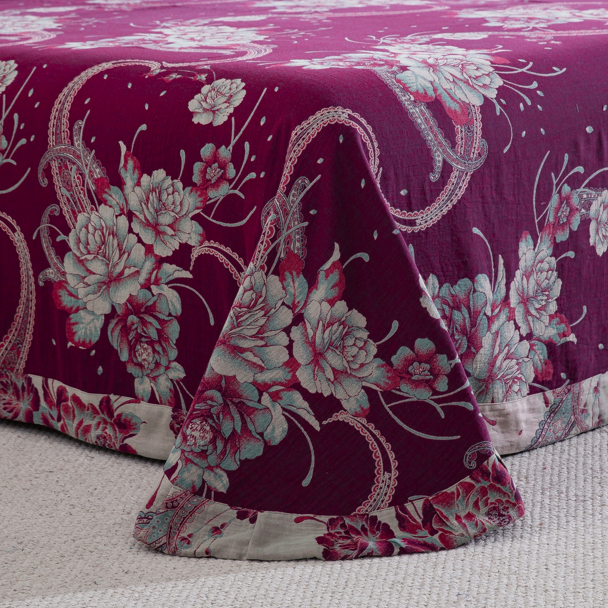 91家纺网 家纺一手货源 找家纺 双层纱家居 2025新款纯棉双层纱纽扣款四件套 牡丹深紫