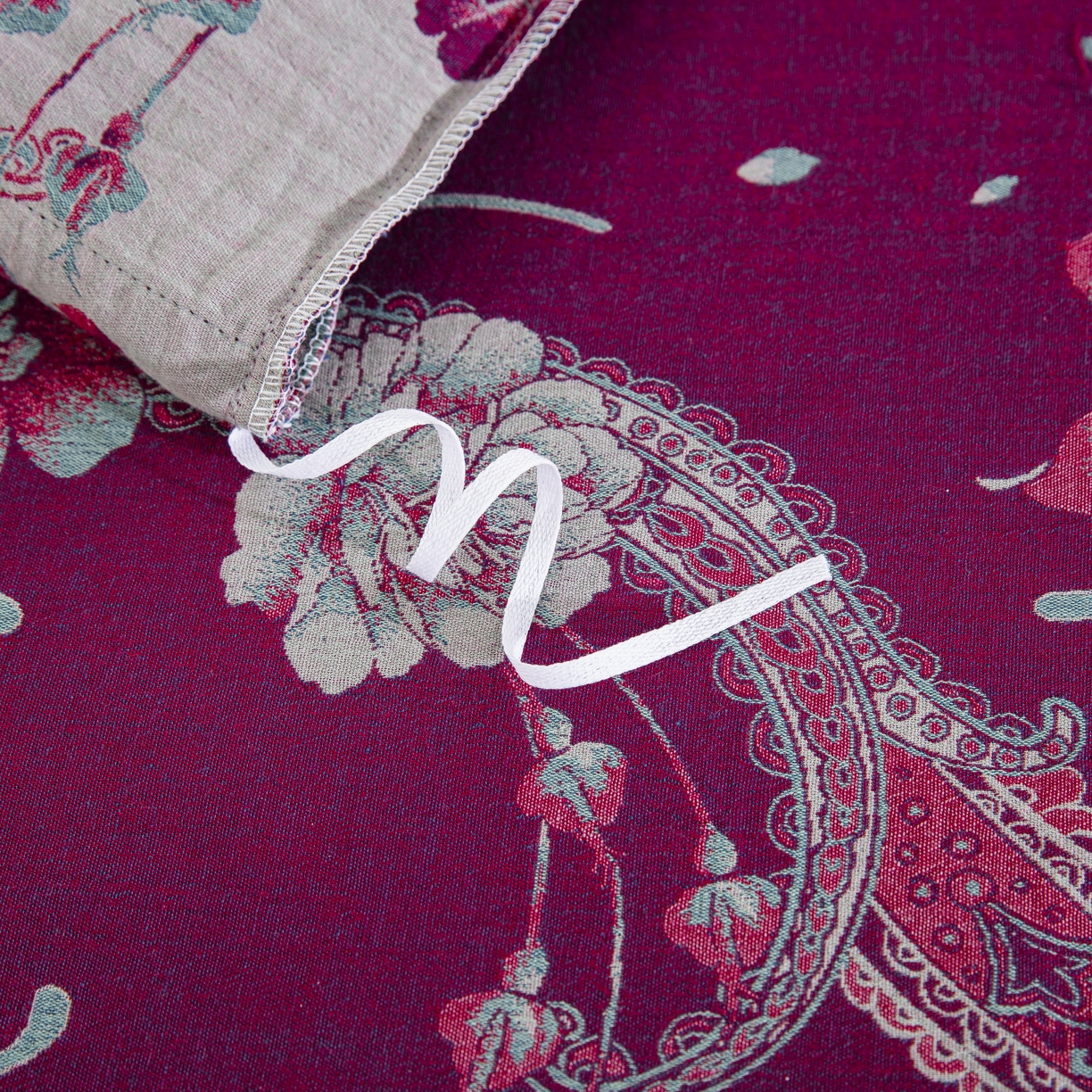 91家纺网 家纺一手货源 找家纺 双层纱家居 2025新款纯棉双层纱纽扣款四件套 牡丹深紫