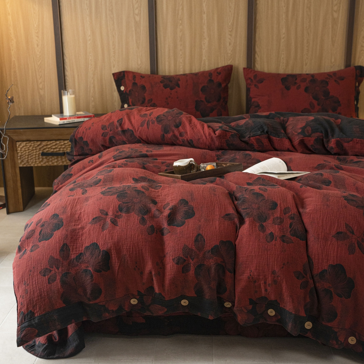 91家纺网 家纺一手货源 找家纺 双层纱家居 2025新款纯棉双层纱纽扣款四件套 牡丹夕颜紫红