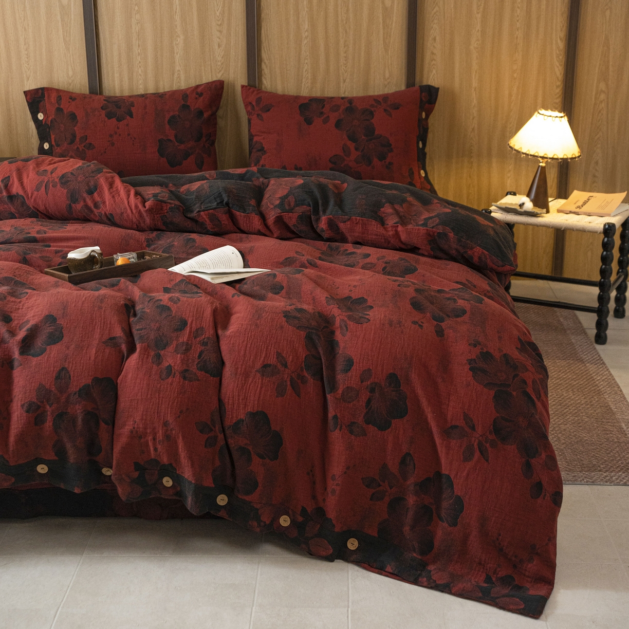 91家纺网 家纺一手货源 找家纺 双层纱家居 2025新款纯棉双层纱纽扣款四件套 牡丹夕颜紫红