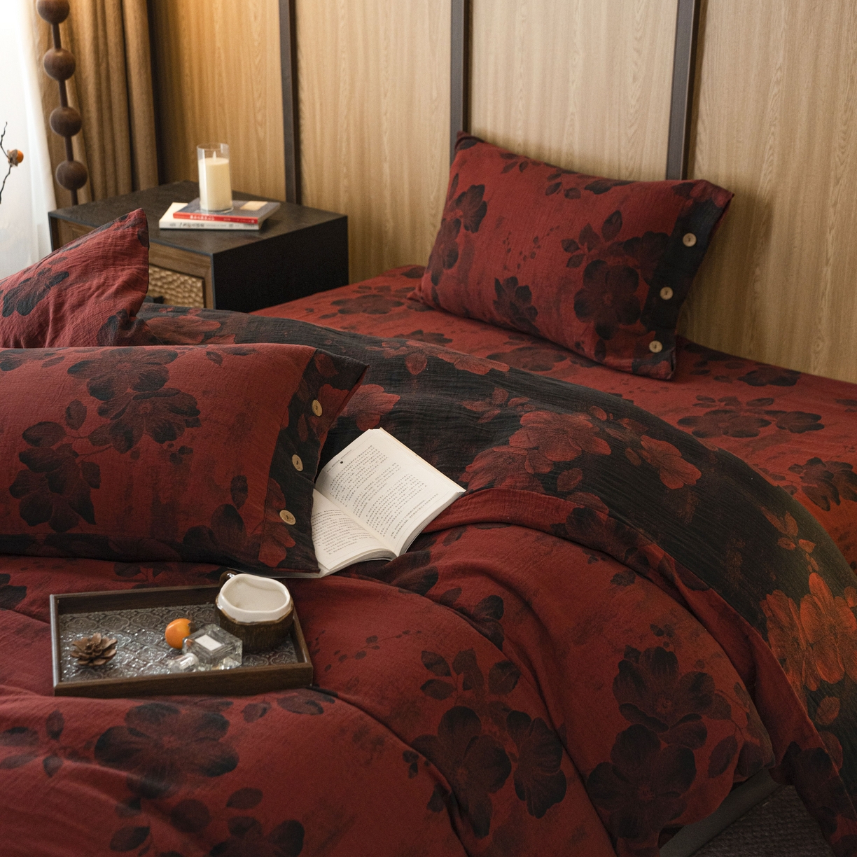 91家纺网 家纺一手货源 找家纺 双层纱家居 2025新款纯棉双层纱纽扣款四件套 牡丹夕颜紫红