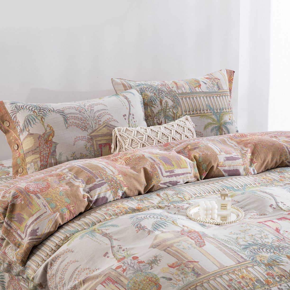 91家纺网 家纺一手货源 找家纺 双层纱家居 2025新款纯棉双层纱纽扣款四件套 亭亭玉立