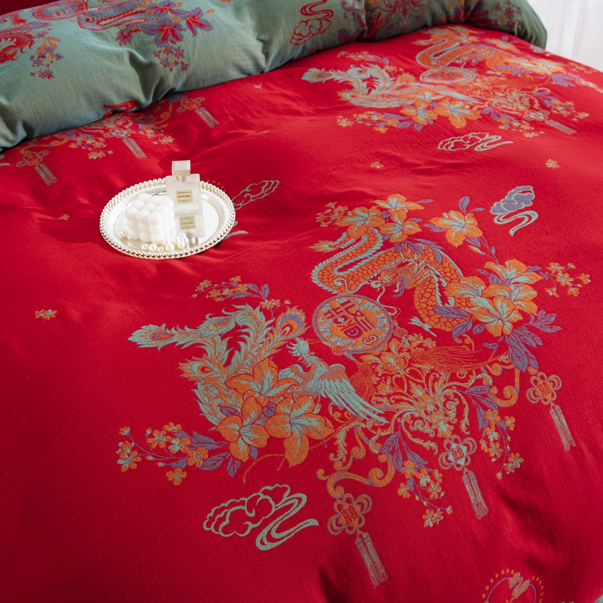 91家纺网 家纺一手货源 找家纺 双层纱家居 2025新款纯棉双层纱纽扣款四件套 新龙凤呈祥